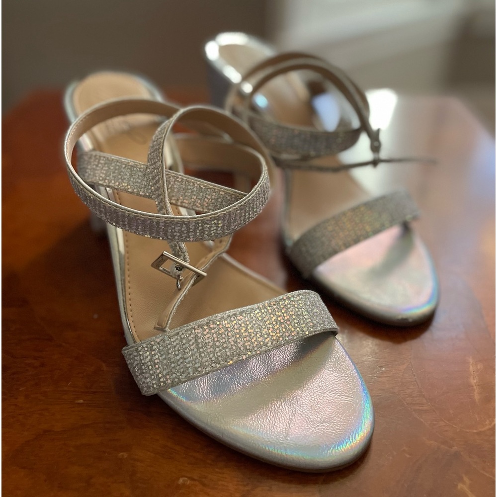 Badgley Mischka Size 8.5 silver ankle wrap heels